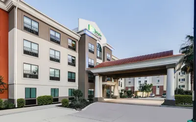 Holiday Inn Express & Suites San Antonio NW near SeaWorld