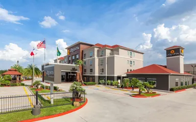 La Quinta Inn & Suites by Wyndham Houston Channelview