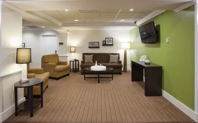 Holiday Inn Express Hotel & Suites Rogers, an IHG Hotel