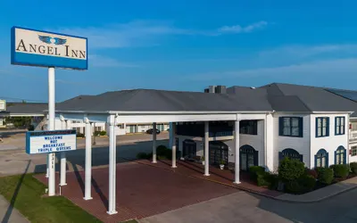 Angel Inn Near IMAX, a Travelodge by Wyndham