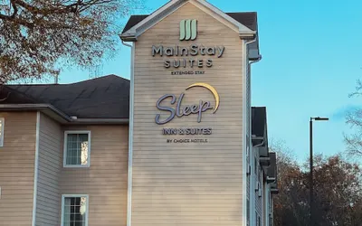 Sleep Inn & Suites Columbus next to Fort Moore