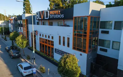 BLVD Hotel & Studios - Walking Distance to Universal Studios Hollywood