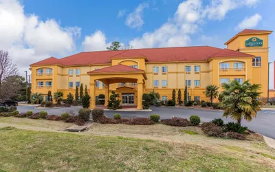 La Quinta Inn & Suites by Wyndham Fultondale Birmingham N