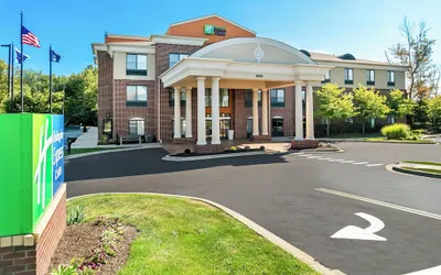 Holiday Inn Express Hotel & Suites Detroit-Novi by IHG