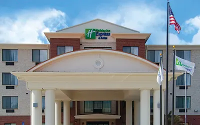 Holiday Inn Express & Suites Ocean Springs, an IHG Hotel