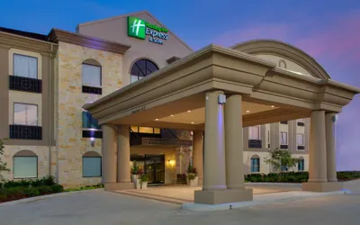 Holiday Inn Express & Suites Energy Corridor West Oaks, an IHG Hotel