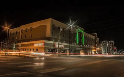Holiday Inn Omaha Downtown - Waterpark by IHG