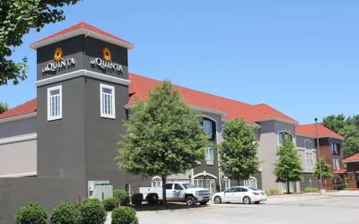 La Quinta Inn & Suites by Wyndham Huntsville Airport Madison