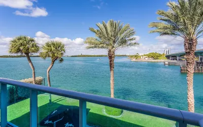 Beach Haus Bal Harbour