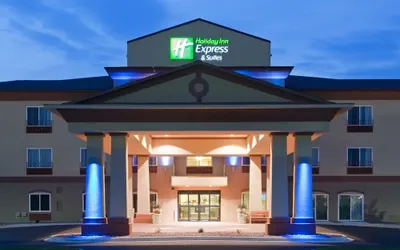 Holiday Inn Express & Suites Antigo by IHG