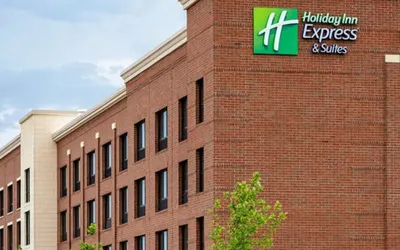 Holiday Inn Express & Suites Franklin - Berry Farms, an IHG Hotel