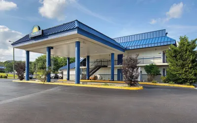 Days Inn by Wyndham Knoxville North