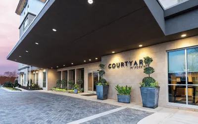 Courtyard by Marriott Atlanta Alpharetta/Avalon Area