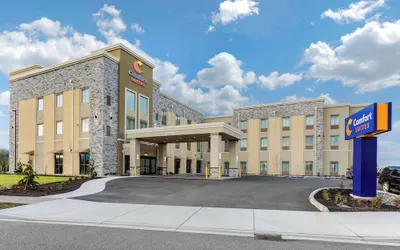Comfort Suites Burlington near I-5