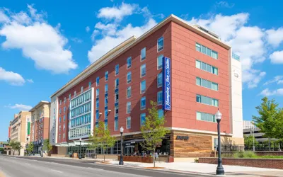 Hampton Inn & Suites Fort Wayne Downtown