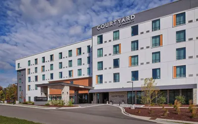 Courtyard by Marriott Petoskey at Victories Square