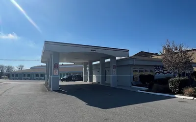 Ambassador Inn And Suites