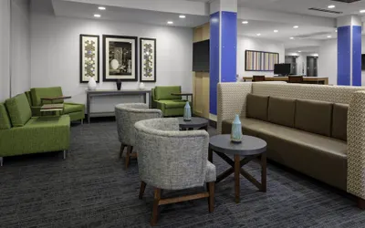 Holiday Inn Express & Suites Wilmington West - Medical Park by IHG