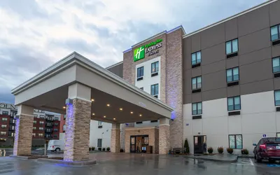 Holiday Inn Express & Suites Columbus - Worthington by IHG