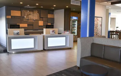 Holiday Inn Express & Suites Madisonville, an IHG Hotel