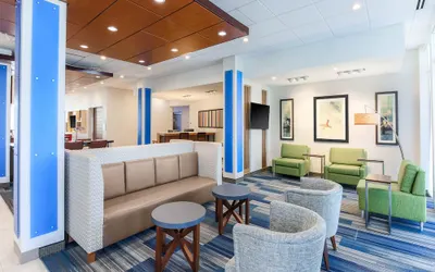 Holiday Inn Express & Suites Chicago O'Hare Airport by IHG