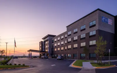 Holiday Inn Express & Suites Olathe West, an IHG Hotel