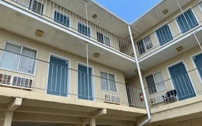 Thunderbird Motel