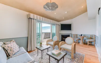 Suite | Ocean to Sound Presidential
