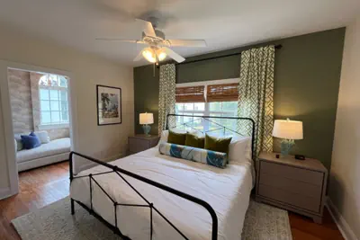 Photo 2 - Luxurious 5-Bedroom House with Pool & Beach Access in West Palm Beach