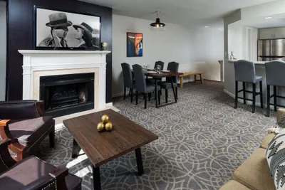 Photo 2 - 3 Bedroom Townhouse