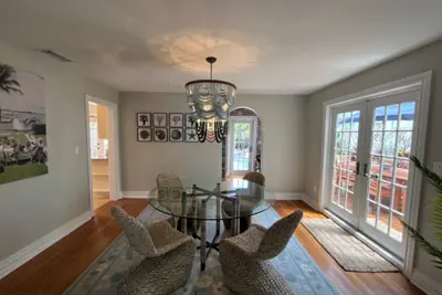 Photo 3 - Luxurious 5-Bedroom House with Pool & Beach Access in West Palm Beach
