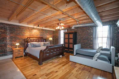 Photo 4 - The Titan Penthouse Downtown
