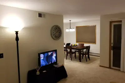 Photo 2 - Tomar Park Apt w/ Porch KP101APT2