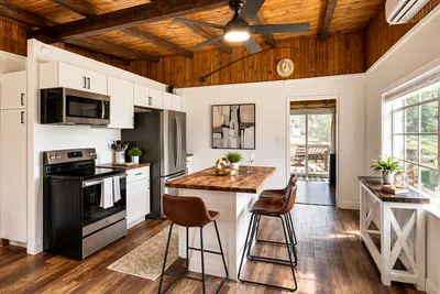 Photo 2 - Granary House – Lakefront Bliss in Sunrise Beach