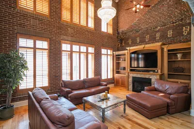 Photo 3 - The Titan Penthouse Downtown