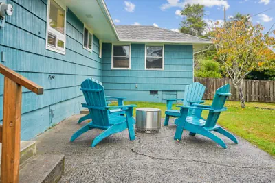 Photo 3 - Seaside Surf Bungalow