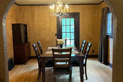 Photo 5 - Historic Twin Tudors Inn Southeast Room (KP1400SE)