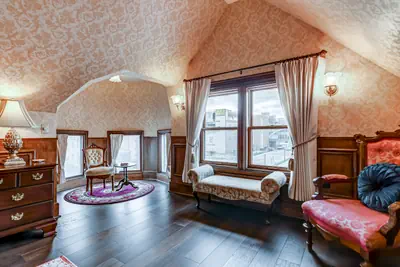 Photo 5 - The Bressmer | Capitol Suite | 3rd Floor