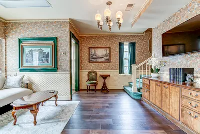 Photo 5 - The Bressmer | The Carriage House