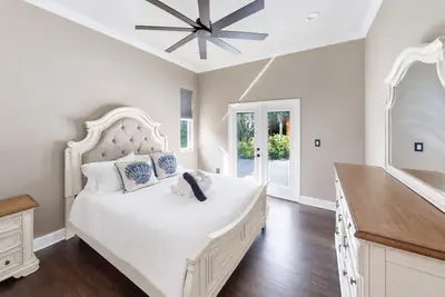 Photo 4 - Luxury Pool Home in Riverview Tampa