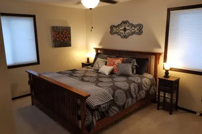 Photo 3 - Tomar Park Apt w/ King Size Bed & Porch KP101APT5
