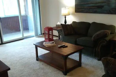 Photo 5 - Tomar Park Apt w/ Porch KP101APT2