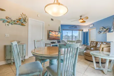 Photo 5 - Sunset Sands Oasis