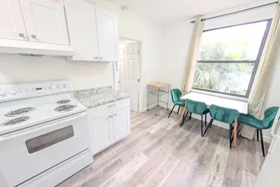 Photo 3 - The Flagler Flat | 2BR Walkable San Marco