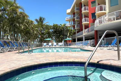 Photo 4 - Sunset Sands Oasis