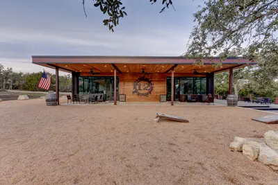 Photo 4 - 12 Fires Winery - Glamping #2