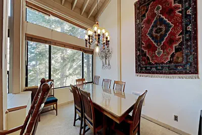 Photo 5 - Comfortable 4 Bdrm Condo with Easy Access to Mammoth Mountain, lifts, and the Village Gondola (Unit 632 at 1849)