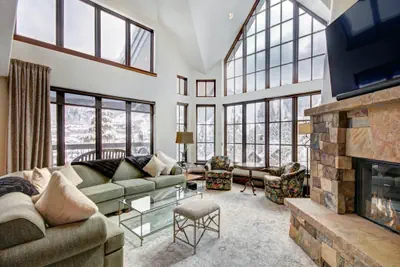 Photo 2 - Luxury Ski-in 3 Br Penthouse Inside Pines Lodge, Sleeps 10!