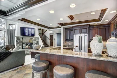 Photo 5 - Luxury Ski-in 3 Br Penthouse Inside Pines Lodge, Sleeps 10!