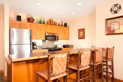 Photo 5 - 2Br Condo @ Springs 8848~Walk to slopes